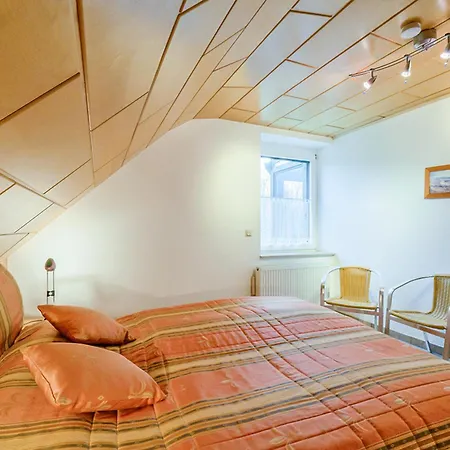 5004 Apartment *